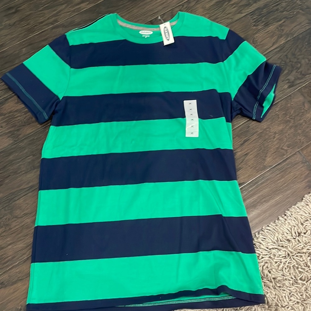 Mens old navy T-shirt new size M